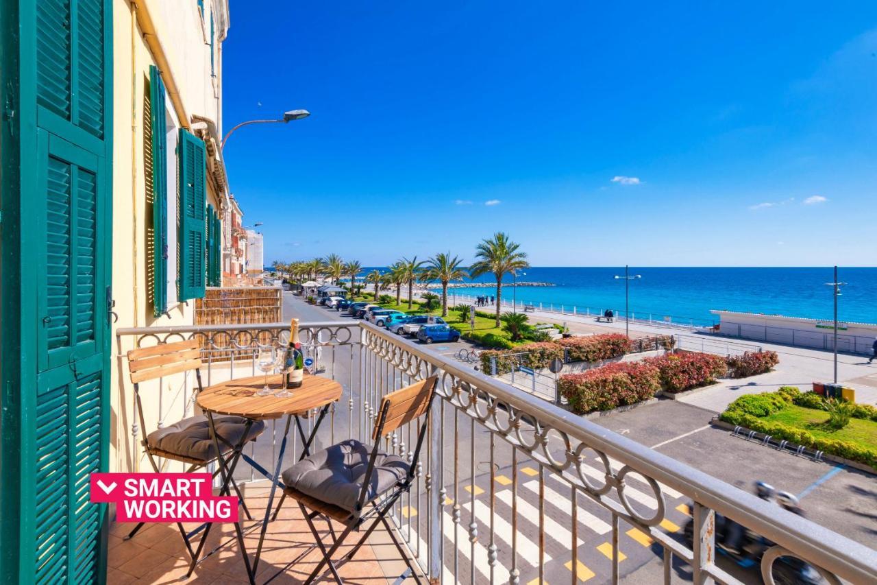 Appartamento Fronte Mare A Ospedaletti By Wonderful Italy Kültér fotó