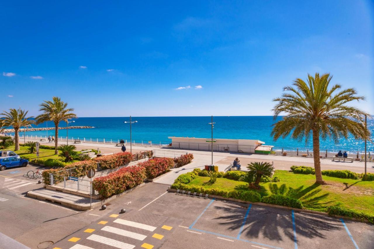 Appartamento Fronte Mare A Ospedaletti By Wonderful Italy Kültér fotó